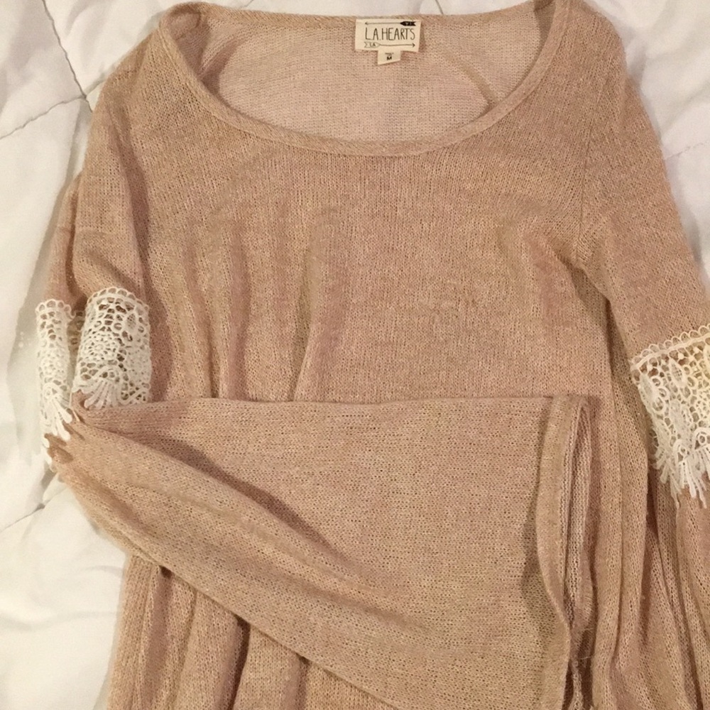 creme flowy sleeve long sleeve top with lace